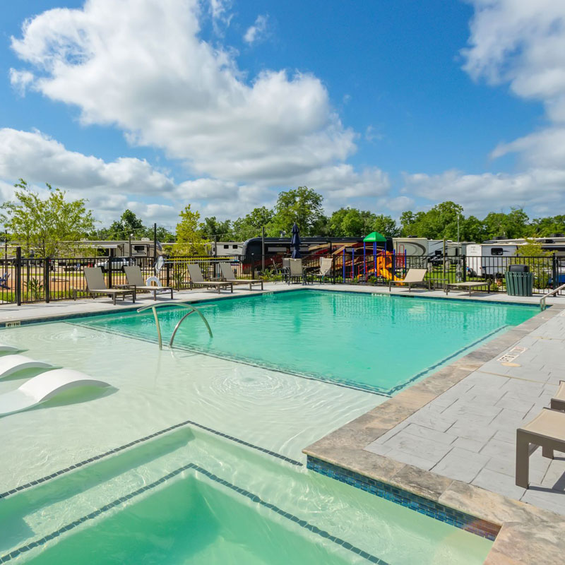Swimming pool at JetStream RV Resort Wharton. RV Park Houston Texas